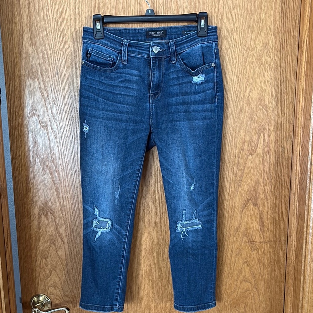 Judy Blue Women's Blue Distressed Capris